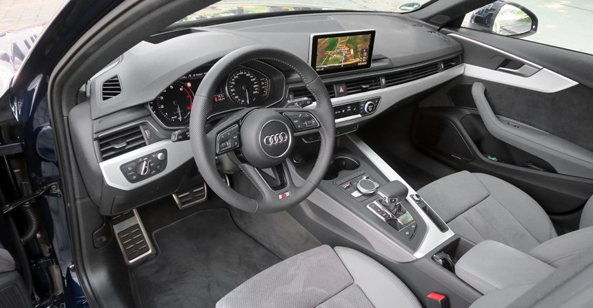 Интерьер газовой версии Audi A4 Avant g-tron на метане